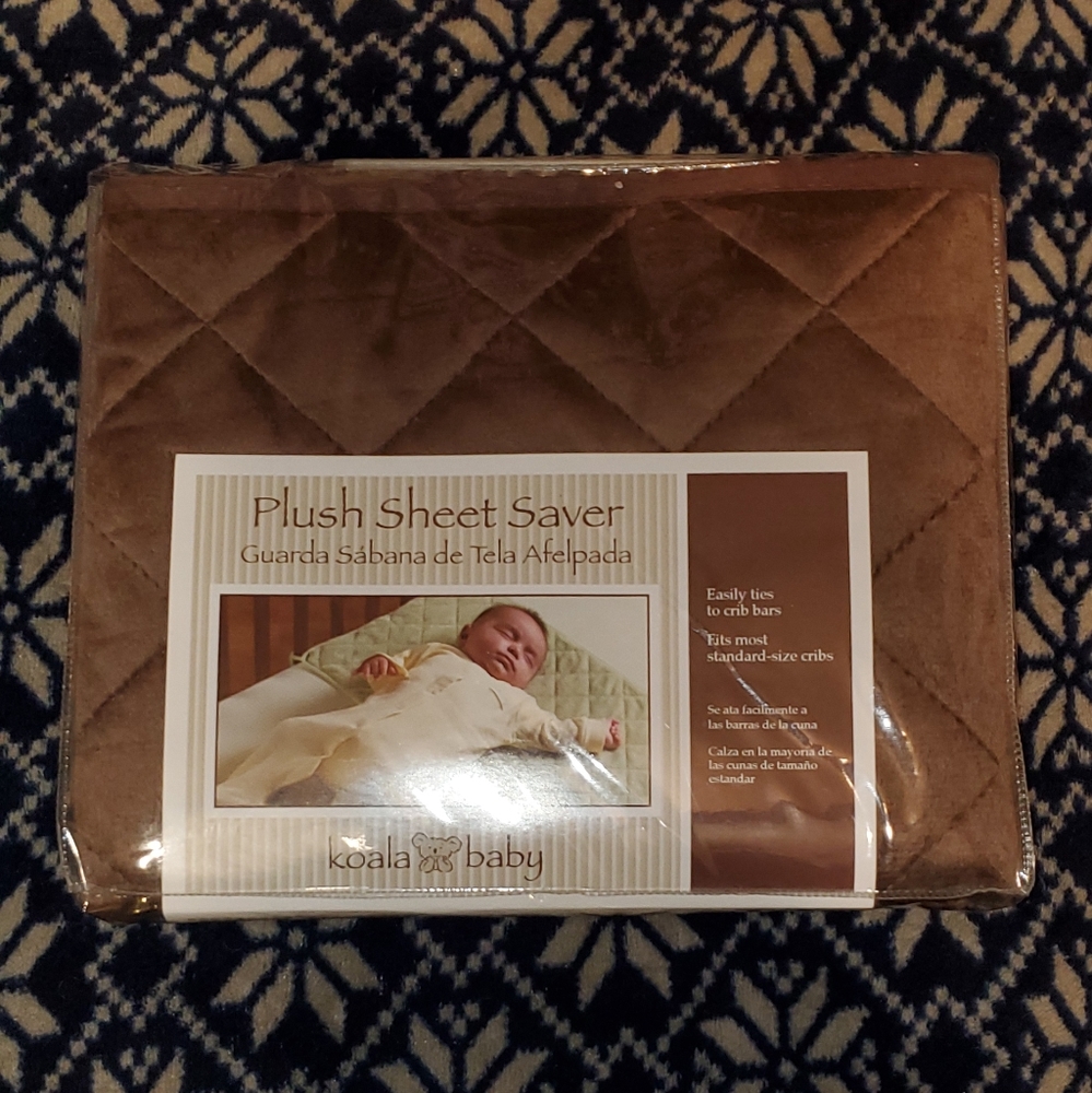 Plush sheet saver